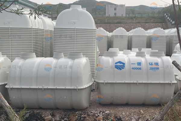 吉林乡镇住宅2立方玻璃钢化粪池安装案例 吉林乡镇住宅2立方玻璃钢化粪池安装案例